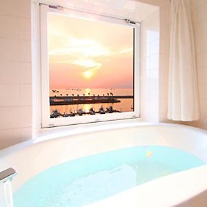 Luxury  Private Bathroom Twin Room